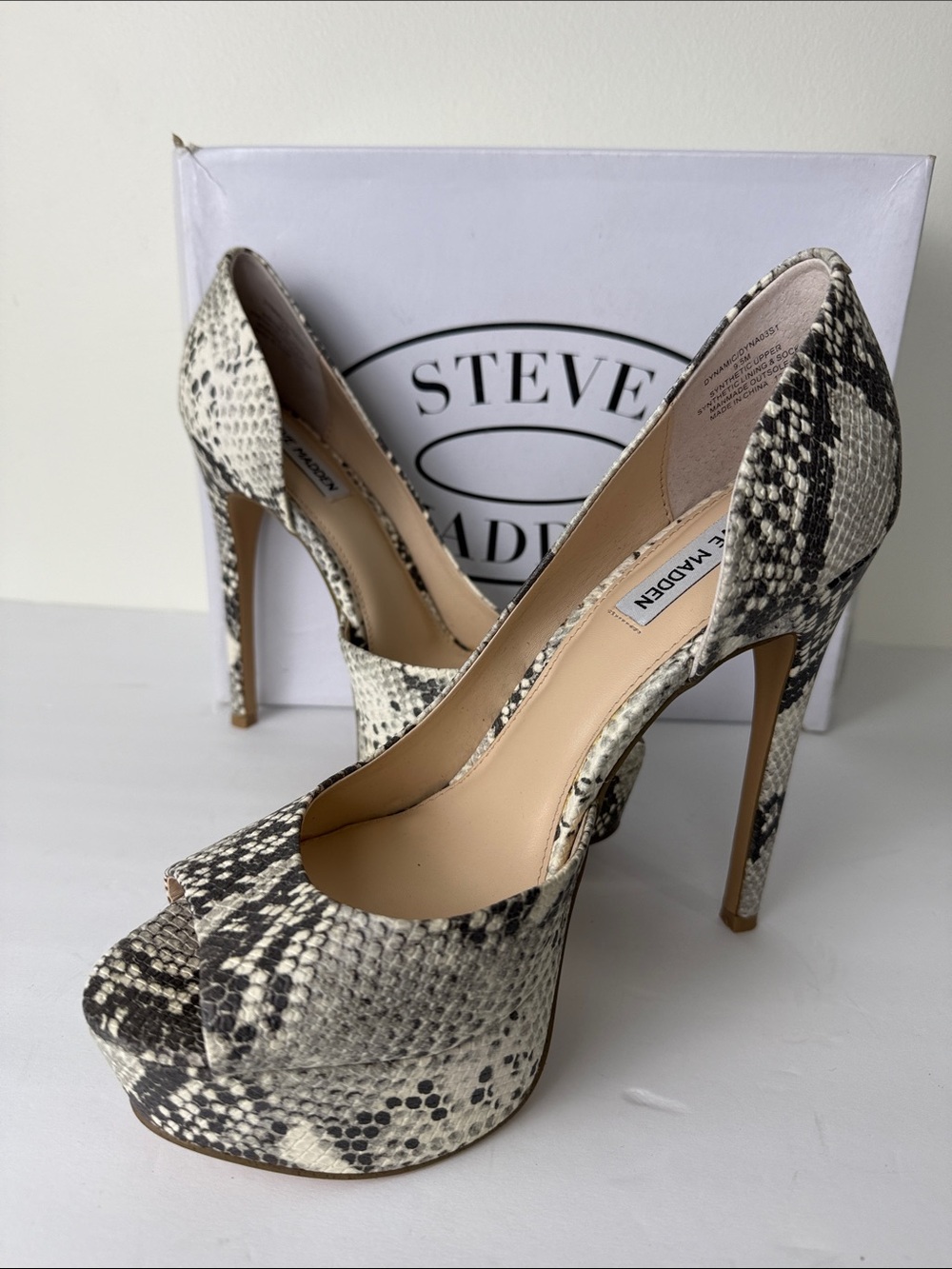 NIB Steve Madden Black and Cream Snake-Print Peep-Toe Platform 6” Stiletto 9.5 M